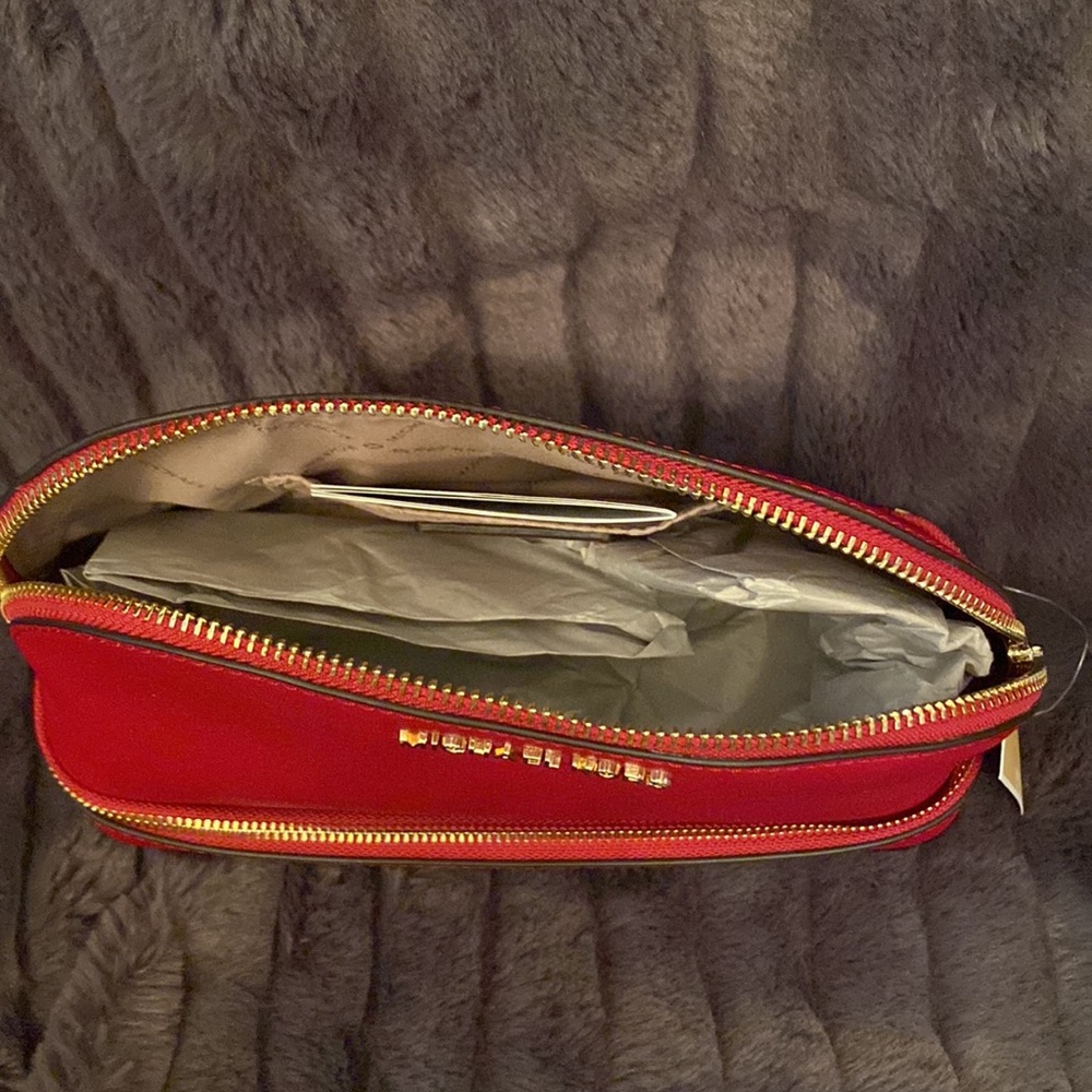 COPY - Michael Kors Red Travel pouch - Picture 4 of 5